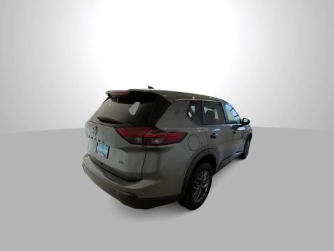 Used 2024 Nissan Rogue S AWD/4WD image 8