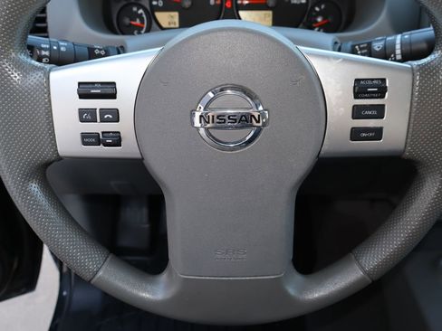Used 2020 Nissan Frontier SV AWD/4WD image 10