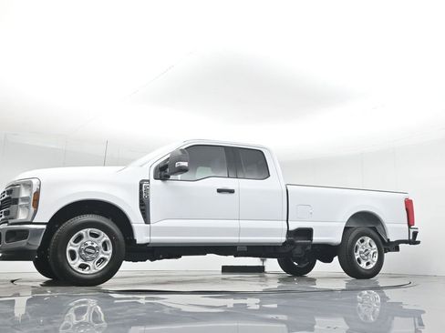New 2026 Ford F250 XLT w/ F-250 >10K GVWR Package RWD image 43