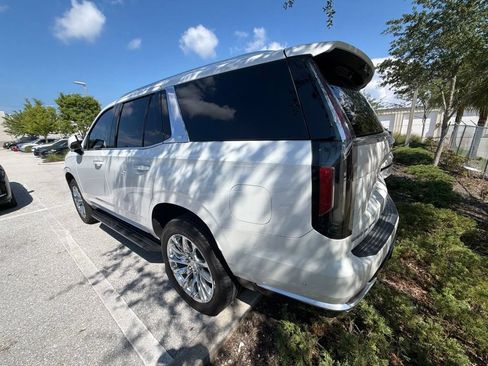 Used 2022 Cadillac Escalade Premium Luxury w/ LPO, Radiant Package AWD/4WD image 3