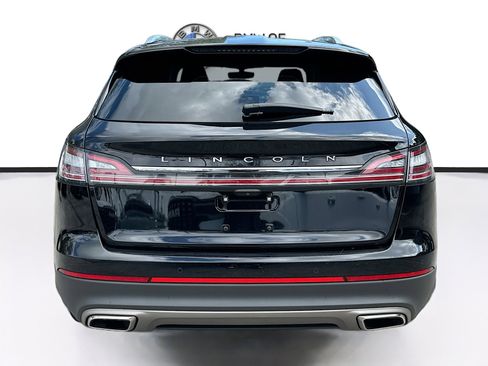 Used 2022 Lincoln Nautilus FWD w/ Premium Package image 6