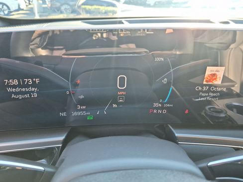 Used 2024 Cadillac Lyriq Tech RWD image 21