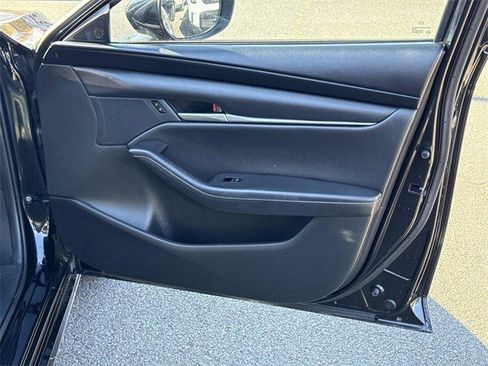 Used 2023 MAZDA MAZDA3 s image 8