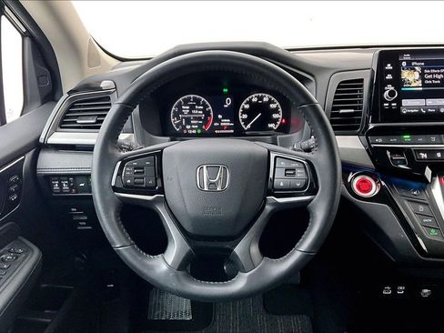Used 2025 Honda Odyssey Touring image 7
