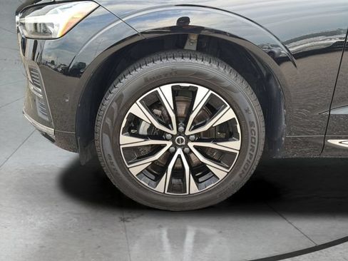 Used 2023 Volvo XC60 B5 Plus FWD image 29