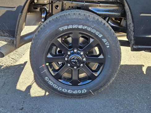 New 2026 RAM 2500 Laramie w/ Night Edition AWD/4WD image 9