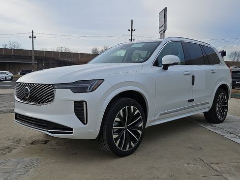 New 2026 Volvo XC90 B6 Ultra w/ Protection Package AWD/4WD image 3