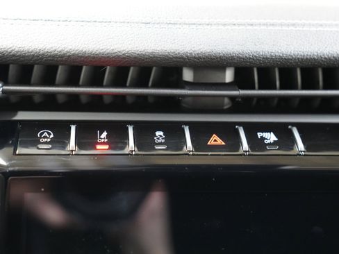 New 2025 Jeep Grand Cherokee L Limited image 29