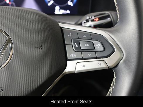 Used 2025 Volkswagen Tiguan SE AWD/4WD image 10
