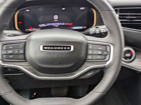 Used 2024 Jeep Wagoneer Series II w/ Flexible Seating Group image 21
