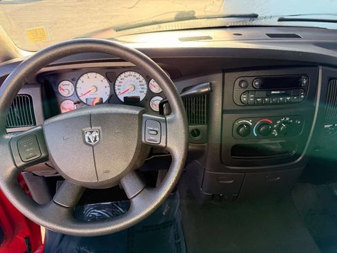 Used 2005 Dodge Ram 1500 Truck ST image 9