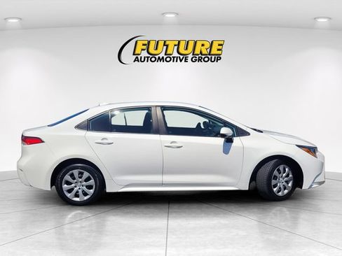 Used 2023 Toyota Corolla LE FWD image 3
