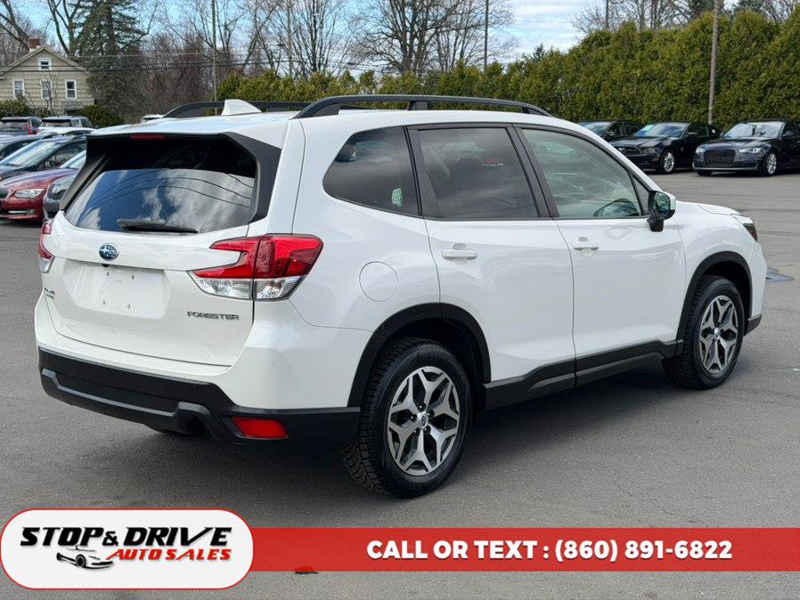 Used 2020 Subaru Forester Premium AWD/4WD image 5