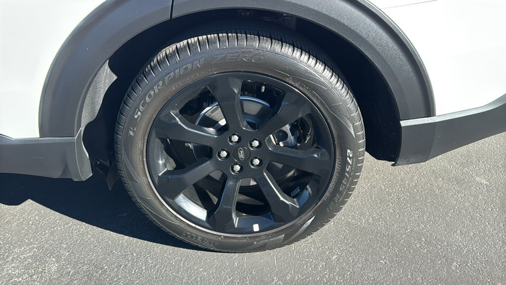 Certified 2024 Ford Explorer ST-Line w/ Class IV Trailer Tow Package RWD image 9