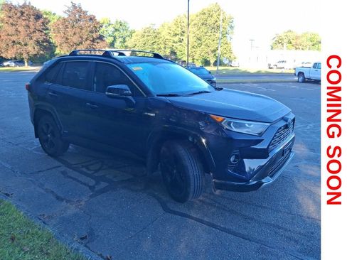 Used 2019 Toyota RAV4 XSE w/ XSE Weather Package AWD/4WD image 4