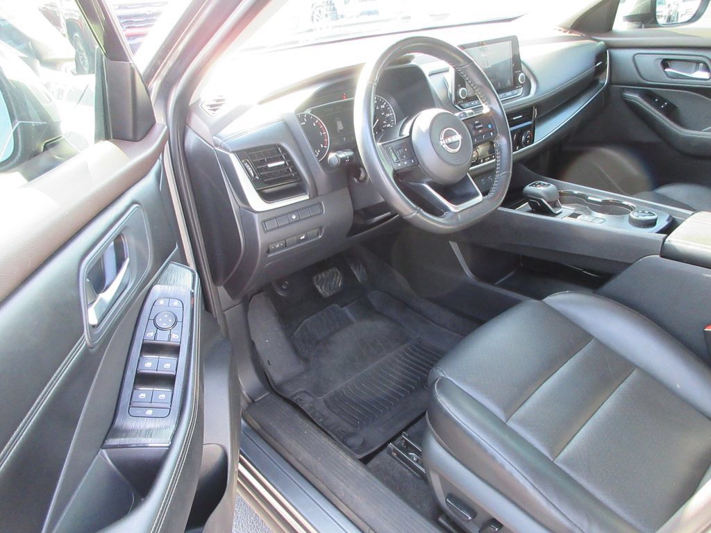 Used 2023 Nissan Rogue SV w/ SV Premium Package AWD/4WD image 13