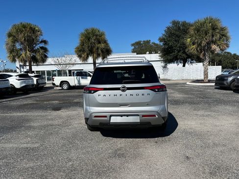 Certified 2022 Nissan Pathfinder SL image 4