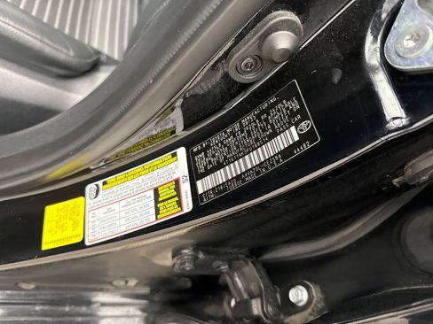 Used 2023 Toyota Camry SE image 19