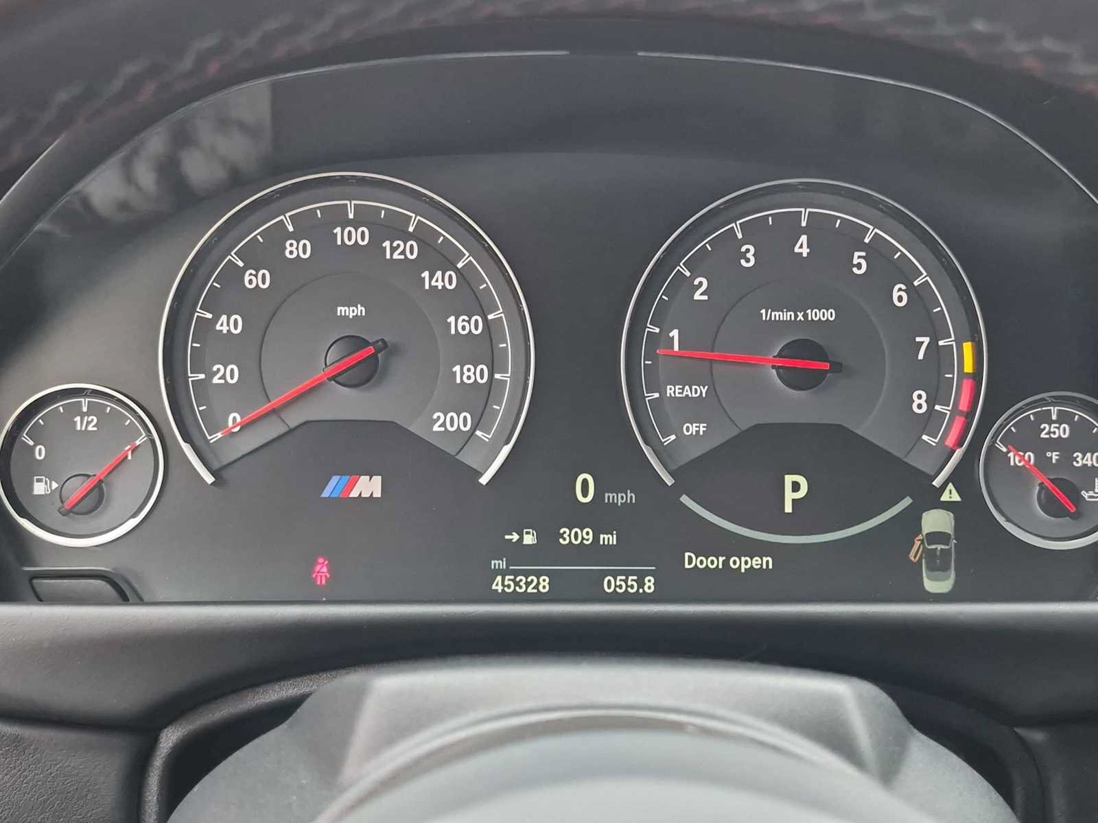 Used 2018 BMW M4 Convertible RWD image 31