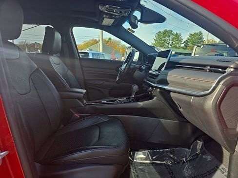 Certified 2022 Jeep Compass Limited w/ (RED) Package image 11