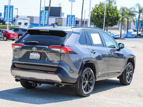 Used 2022 Toyota RAV4 SE w/ Convenience Package AWD/4WD image 7