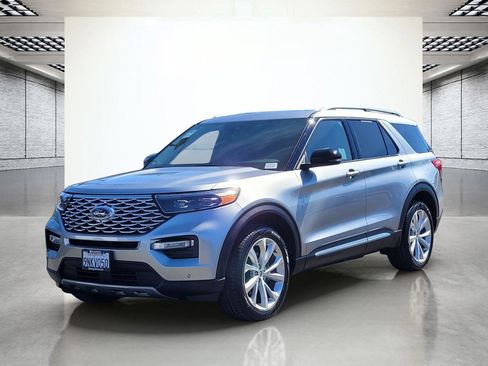 Used 2024 Ford Explorer Platinum w/ Technology Package image 11