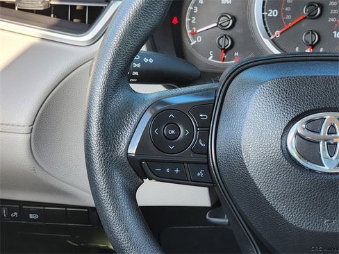 Used 2022 Toyota Corolla Cross L image 26