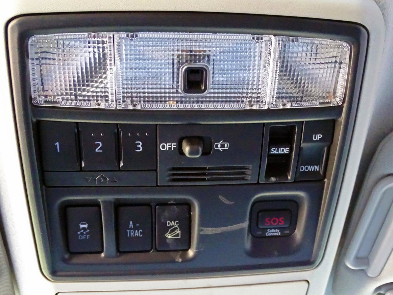 Used 2015 Toyota 4Runner Limited AWD/4WD image 32