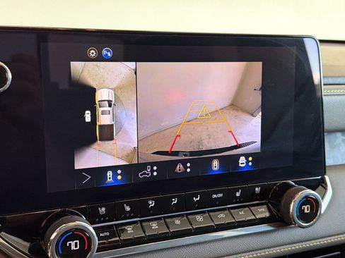 Used 2026 Chevrolet Colorado ZR2 w/ Technology Package AWD/4WD image 20