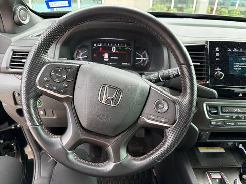 Used 2023 Honda Passport TrailSport image 4