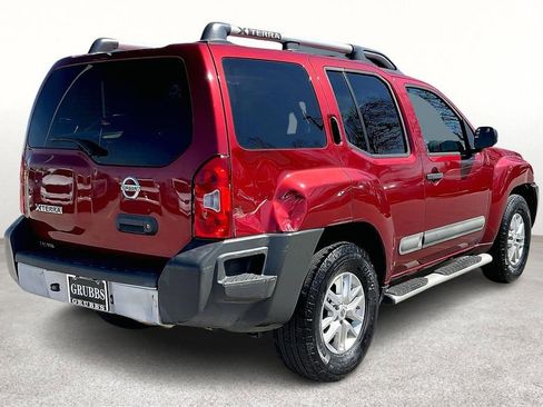 Used 2015 Nissan Xterra S image 2
