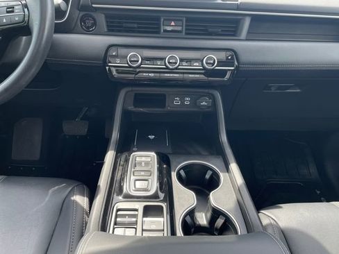 Certified 2023 Honda Pilot Touring image 11