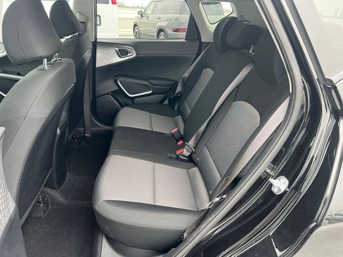 Used 2025 Kia Soul LX w/ LX Technology Package image 23