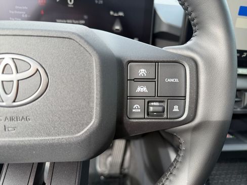 Used 2026 Toyota RAV4 XSE w/ Panoramic Sun Roof Package AWD/4WD image 16