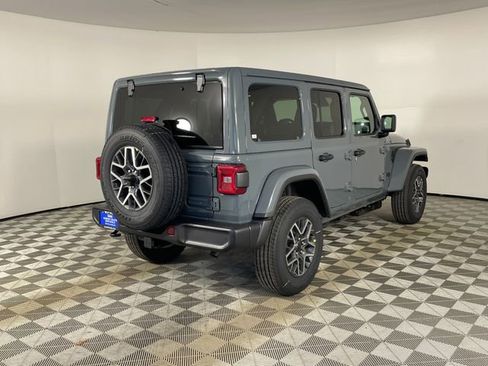 New 2026 Jeep Wrangler Unlimited Sahara AWD/4WD image 6