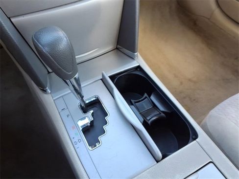 Used 2011 Toyota Camry LE image 18