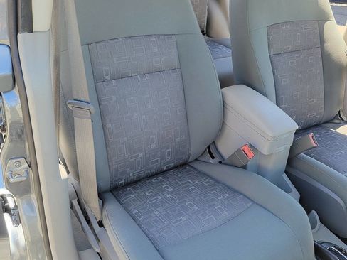 Used 2010 Chrysler PT Cruiser image 16