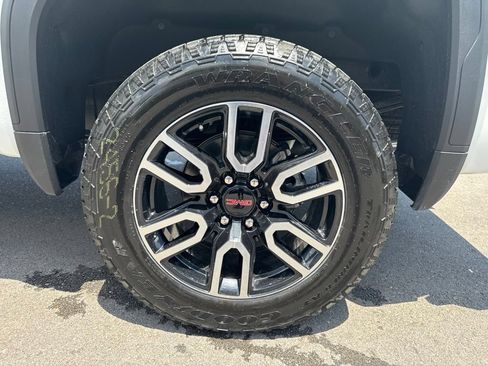 New 2026 GMC Sierra 1500 AT4 w/ AT4 Premium Package AWD/4WD image 28