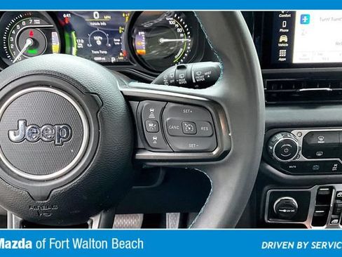 Used 2024 Jeep Wrangler Unlimited Rubicon 4xe AWD/4WD image 11