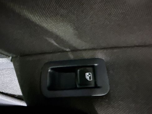 Used 2017 Volkswagen Golf S image 30