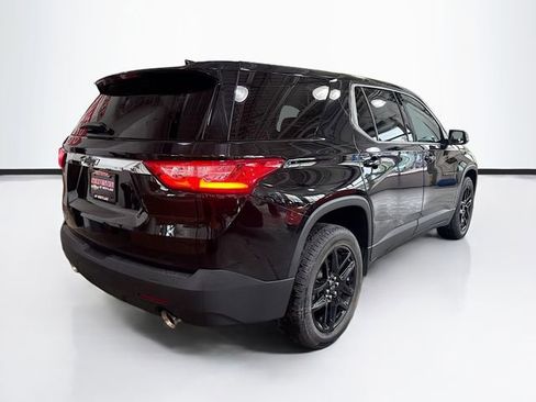 Used 2021 Chevrolet Traverse LS w/ LPO, Black Accent Package FWD image 6