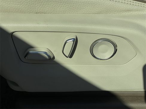 Used 2023 GMC Yukon Denali image 24