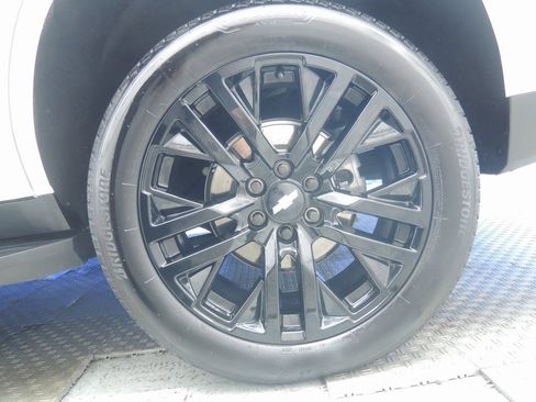 Used 2024 Chevrolet Tahoe LT w/ Luxury Package image 6