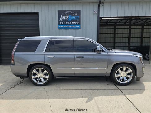 Used 2019 Cadillac Escalade Premium Luxury RWD image 12