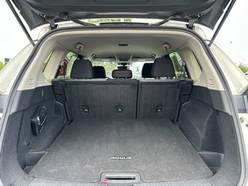 Used 2023 Nissan Rogue SV AWD/4WD image 18
