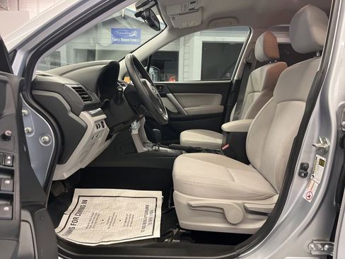 Used 2015 Subaru Forester 2.5i w/ Alloy Wheel Package image 11