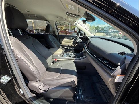 Used 2026 Kia Carnival LXS Hybrid FWD image 40