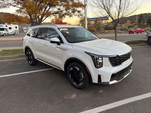 New 2025 Kia Sorento EX image 9