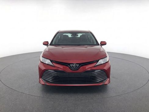 Used 2018 Toyota Camry LE FWD image 2