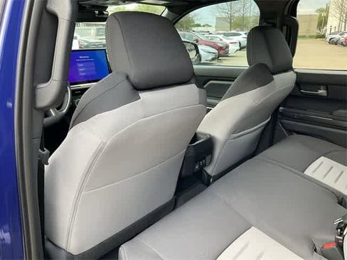 Used 2025 Toyota Tacoma TRD Sport image 14